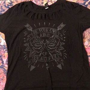 Torrid size 1 T-shirt bundle x4